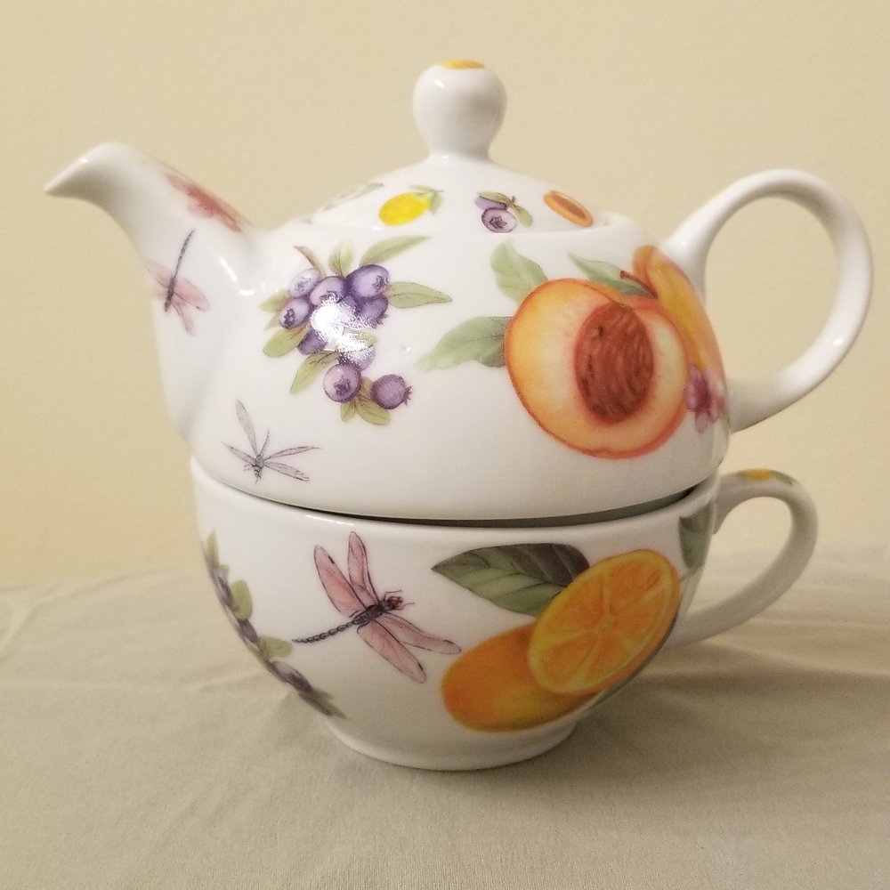Fruit Teapot and Cup by Cardew Designs TGuy